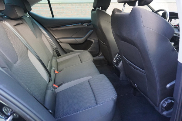 Škoda Octavia 1.0 TSI Apple/Android/Navigatie/Digi-Dashboard/ V+A parkeersensoren.