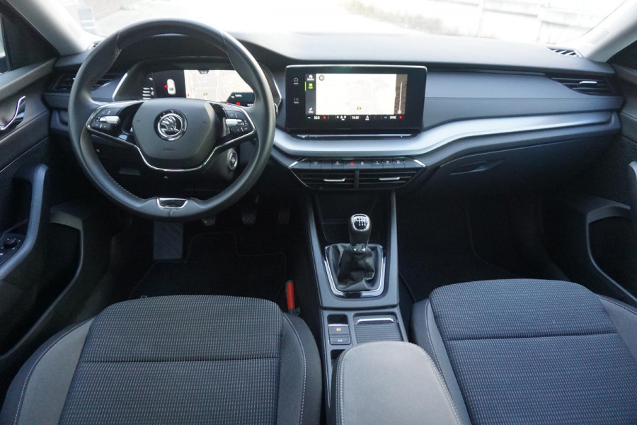 Škoda Octavia 1.0 TSI Apple/Android/Navigatie/Digi-Dashboard/ V+A parkeersensoren.
