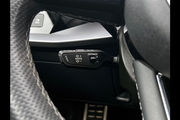 Audi A3 Limousine 30 TFSI S edition Navigatie Apple Carplay/Android Auto Parkeersensoren Adaptive Cruise Control Virtual Cockpit Climate Control Getinte ramen Lichtmetalen velgen