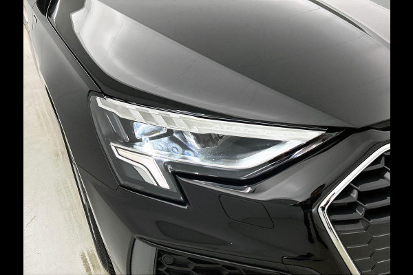 Audi A3 Limousine 30 TFSI S edition Navigatie Apple Carplay/Android Auto Parkeersensoren Adaptive Cruise Control Virtual Cockpit Climate Control Getinte ramen Lichtmetalen velgen