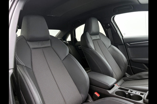 Audi A3 Limousine 30 TFSI S edition Navigatie Apple Carplay/Android Auto Parkeersensoren Adaptive Cruise Control Virtual Cockpit Climate Control Getinte ramen Lichtmetalen velgen