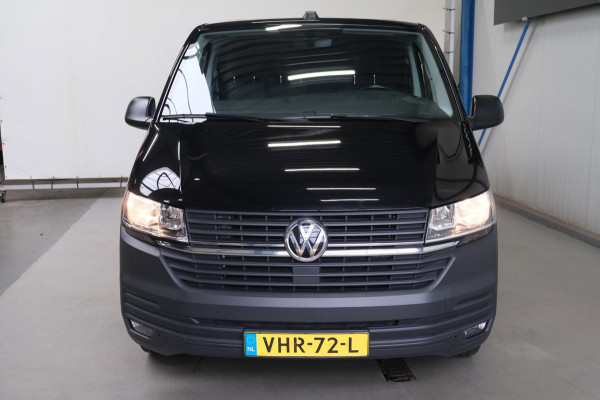 Volkswagen Transporter 2.0 TDI L2H1 30 Automaat - N.A.P. Airco, Cruise, Navi, PDC, Carplay, Trekhaak.