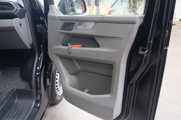 Volkswagen Transporter 2.0 TDI L2H1 30 Automaat - N.A.P. Airco, Cruise, Navi, PDC, Carplay, Trekhaak.