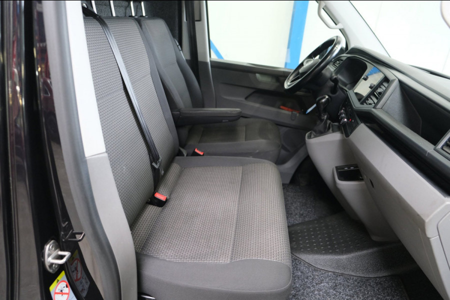 Volkswagen Transporter 2.0 TDI L2H1 30 Automaat - N.A.P. Airco, Cruise, Navi, PDC, Carplay, Trekhaak.
