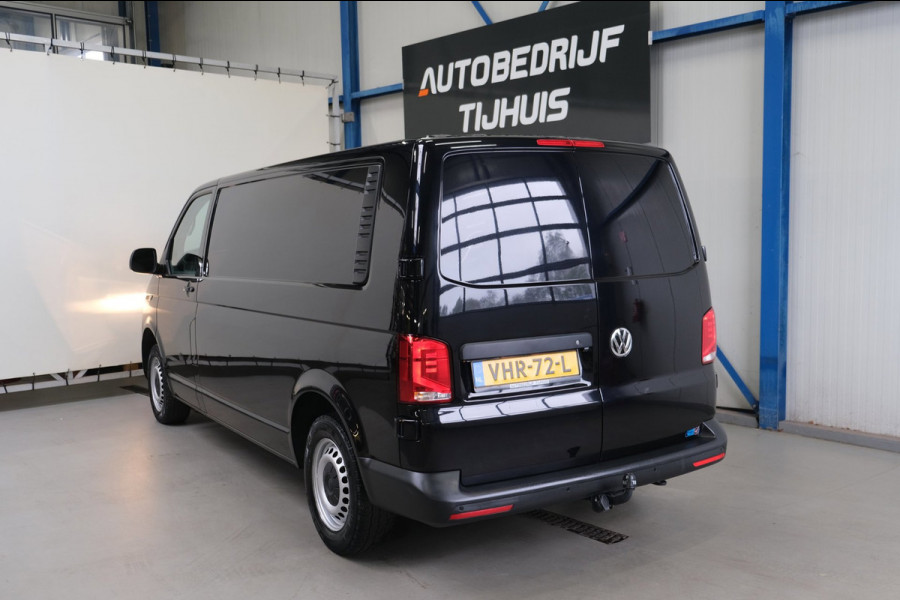 Volkswagen Transporter 2.0 TDI L2H1 30 Automaat - N.A.P. Airco, Cruise, Navi, PDC, Carplay, Trekhaak.