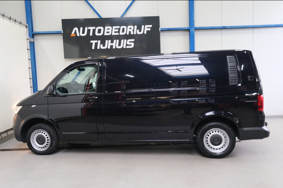 Volkswagen Transporter 2.0 TDI L2H1 30 Automaat - N.A.P. Airco, Cruise, Navi, PDC, Carplay, Trekhaak.