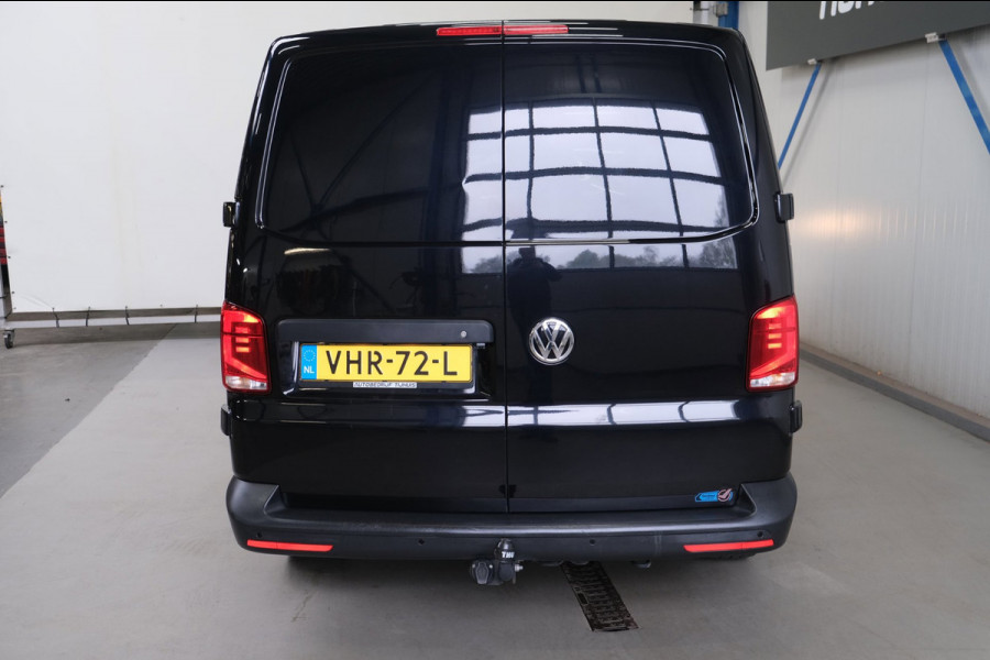 Volkswagen Transporter 2.0 TDI L2H1 30 Automaat - N.A.P. Airco, Cruise, Navi, PDC, Carplay, Trekhaak.