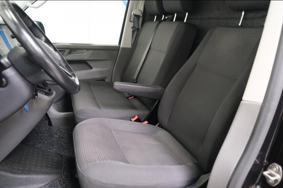 Volkswagen Transporter 2.0 TDI L2H1 30 Automaat - N.A.P. Airco, Cruise, Navi, PDC, Carplay, Trekhaak.