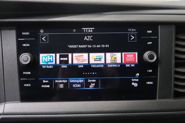 Volkswagen Transporter 2.0 TDI L2H1 30 Automaat - N.A.P. Airco, Cruise, Navi, PDC, Carplay, Trekhaak.