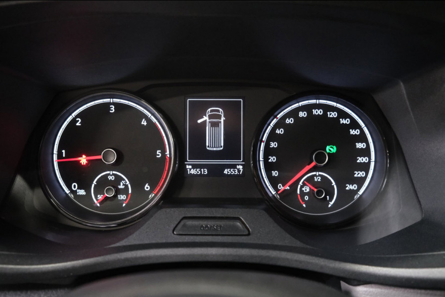Volkswagen Transporter 2.0 TDI L2H1 30 Automaat - N.A.P. Airco, Cruise, Navi, PDC, Carplay, Trekhaak.