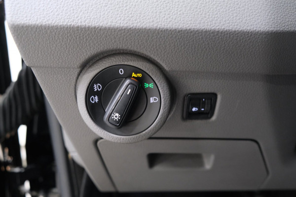 Volkswagen Transporter 2.0 TDI L2H1 30 Automaat - N.A.P. Airco, Cruise, Navi, PDC, Carplay, Trekhaak.