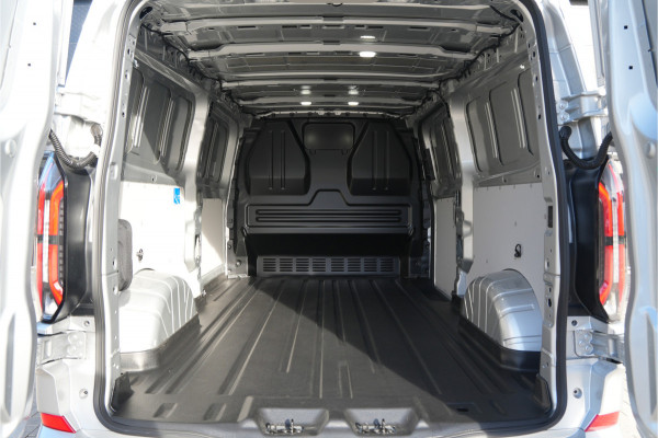 Ford E-Transit Cust. 340 L2H1 Limited 71 kWh - ACC - 360 Camera - Navigatie - Stoelverwarming - AGR bestuurdersstoel - Blind Spot - Rijklaar