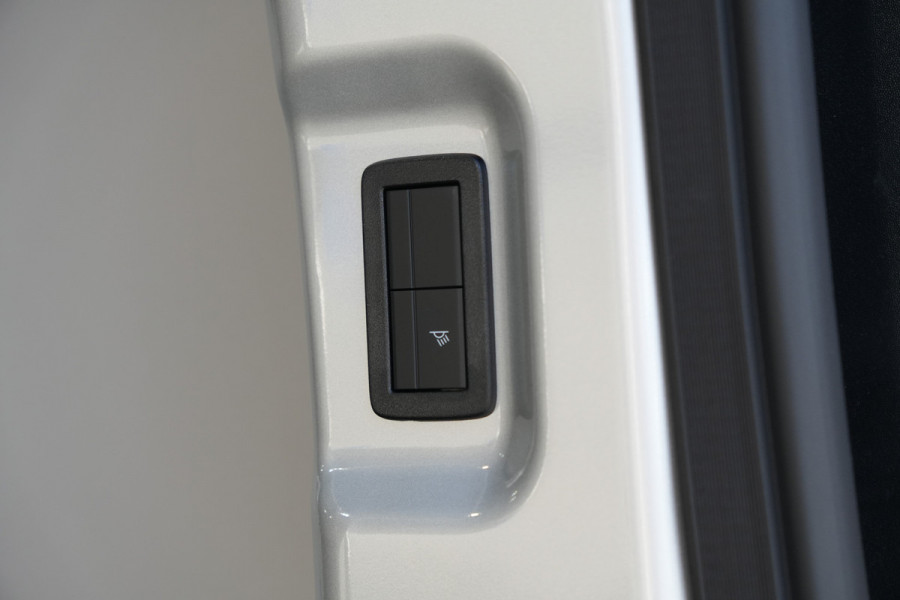 Ford E-Transit Cust. 340 L2H1 Limited 71 kWh - ACC - 360 Camera - Navigatie - Stoelverwarming - AGR bestuurdersstoel - Blind Spot - Rijklaar