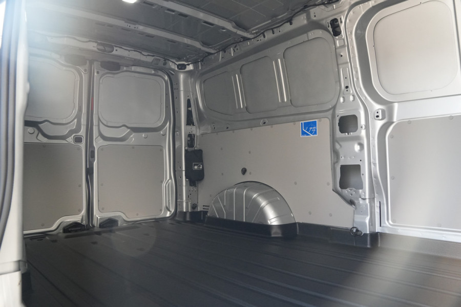 Ford E-Transit Custom 340 L2H1 Limited 71 kWh - ACC - 360 camera - Navigatie - Stoelverwarming - AGR bestuurdersstoel - Blind Spot - Rijklaar
