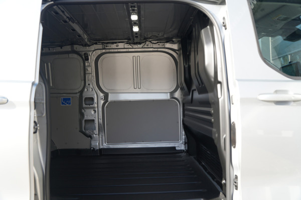 Ford E-Transit Custom 340 L2H1 Limited 71 kWh - ACC - 360 camera - Navigatie - Stoelverwarming - AGR bestuurdersstoel - Blind Spot - Rijklaar