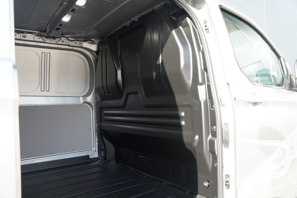 Ford E-Transit Custom 340 L2H1 Limited 71 kWh - ACC - 360 camera - Navigatie - Stoelverwarming - AGR bestuurdersstoel - Blind Spot - Rijklaar