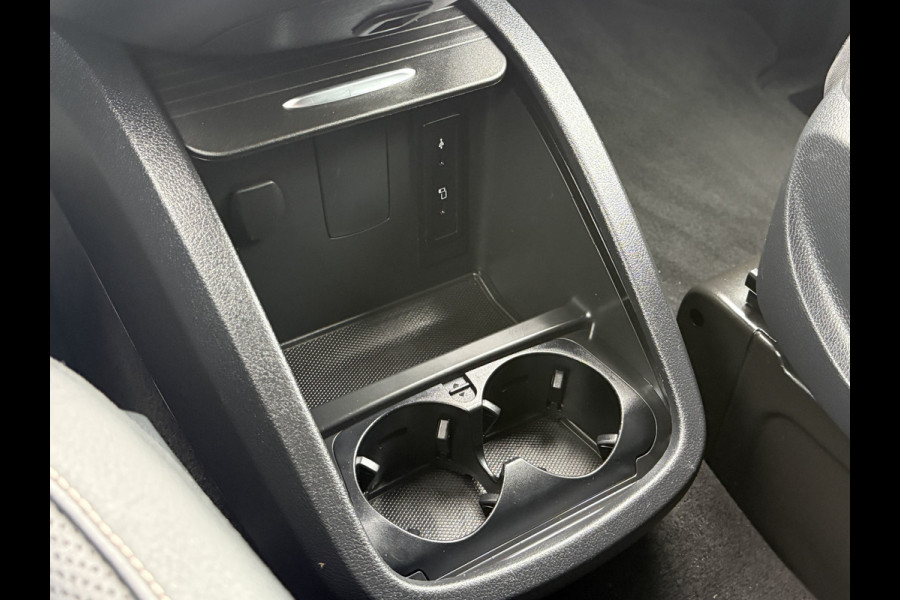 Mercedes-Benz Eqv 300 90kWh AVANTGARDE / DUBBELE CABINE / MEMORY / 2x ELECTRISCHE SCHUIFDEUR / PANO / BURMESTER / LEDER / LED / VENTILATIE / 360 C