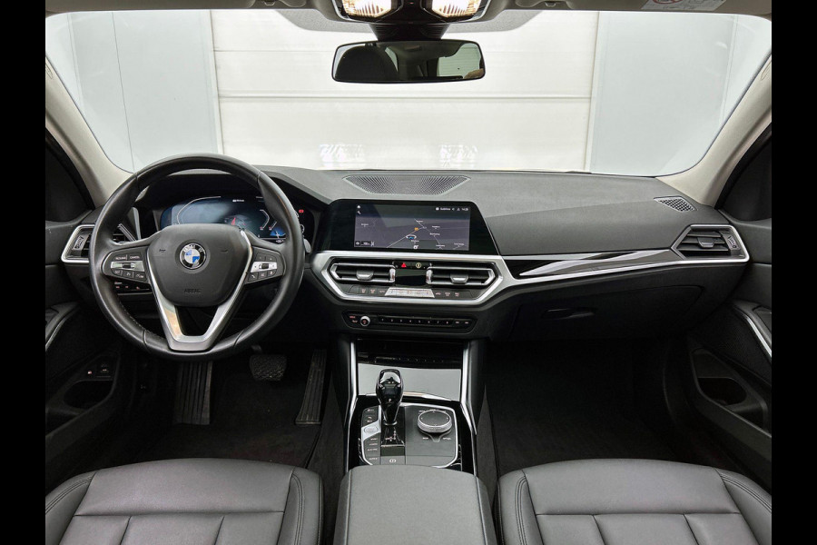 BMW 3 Serie Touring 320e PANO | EL-TREKHAAK | NAVI & CARPLAY | EL-ACHTERKLEP