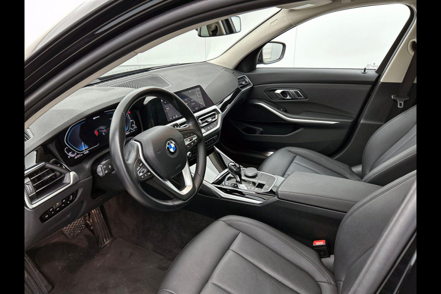 BMW 3 Serie Touring 320e PANO | EL-TREKHAAK | NAVI & CARPLAY | EL-ACHTERKLEP