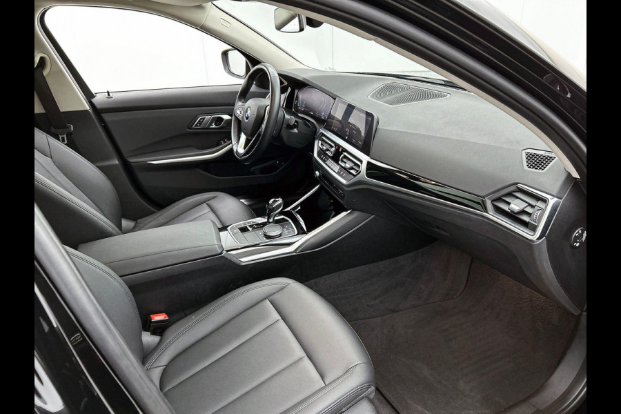 BMW 3 Serie Touring 320e PANO | EL-TREKHAAK | NAVI & CARPLAY | EL-ACHTERKLEP