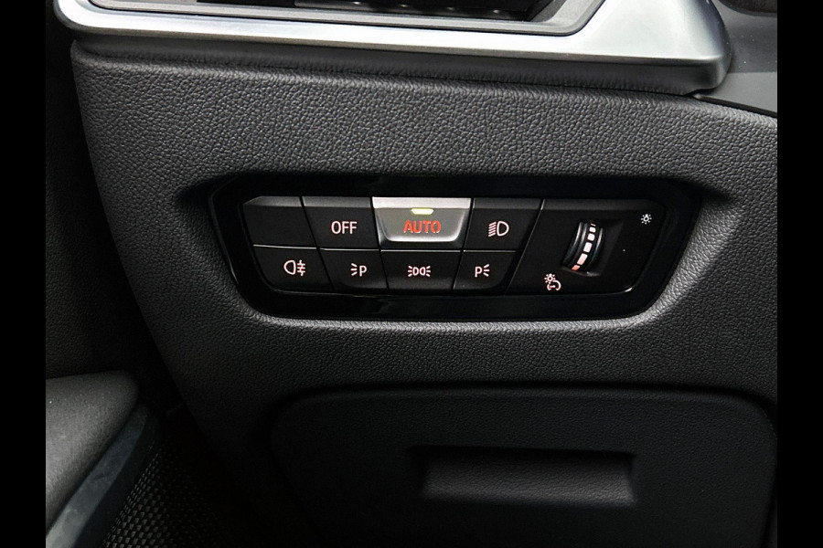 BMW 3 Serie Touring 320e PANO | EL-TREKHAAK | NAVI & CARPLAY | EL-ACHTERKLEP