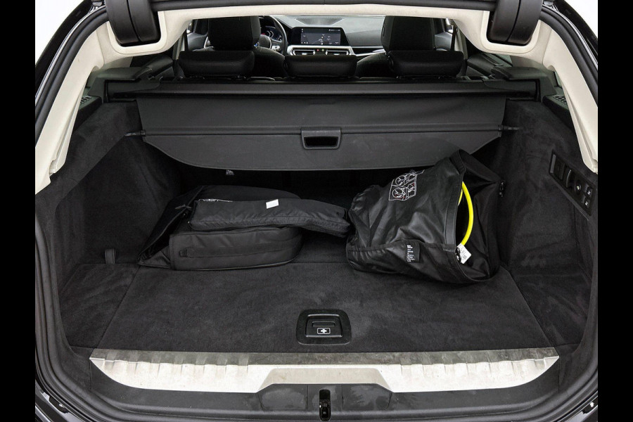 BMW 3 Serie Touring 320e PANO | EL-TREKHAAK | NAVI & CARPLAY | EL-ACHTERKLEP