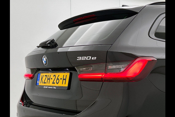 BMW 3 Serie Touring 320e PANO | EL-TREKHAAK | NAVI & CARPLAY | EL-ACHTERKLEP