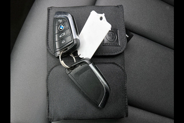 BMW 3 Serie Touring 320e PANO | EL-TREKHAAK | NAVI & CARPLAY | EL-ACHTERKLEP