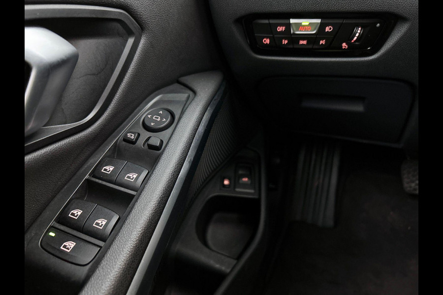 BMW 3 Serie Touring 320e PANO | EL-TREKHAAK | NAVI & CARPLAY | EL-ACHTERKLEP