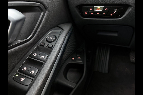 BMW 3 Serie Touring 320e PANO | EL-TREKHAAK | NAVI & CARPLAY | EL-ACHTERKLEP