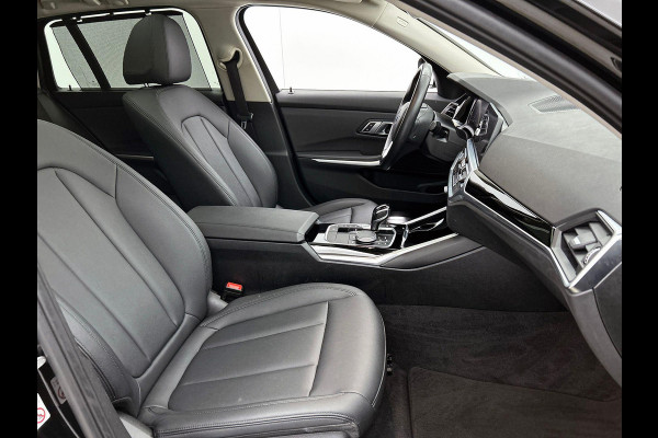 BMW 3 Serie Touring 320e PANO | EL-TREKHAAK | NAVI & CARPLAY | EL-ACHTERKLEP