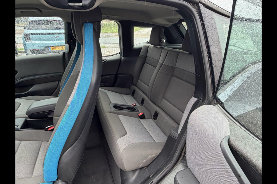 BMW i3 Basis 120Ah 42 kWh 170pk | Achteruitrijcamera | Keyless | Navi