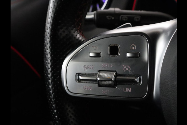 Mercedes-Benz EQB 300 4MATIC AMG Line 67 kWh | SOH 94,7% | Panoramadak | Half leder | Memory | Stoelverwarming | Cruise control | Head-up | 360 Camera | Sfeerverlichting