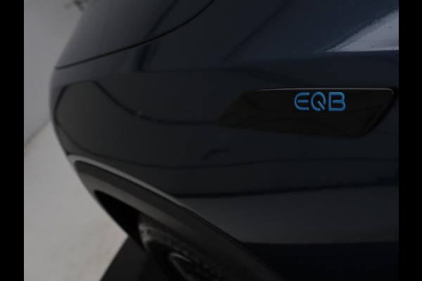 Mercedes-Benz EQB 300 4MATIC AMG Line 67 kWh | SOH 94,7% | Panoramadak | Half leder | Memory | Stoelverwarming | Cruise control | Head-up | 360 Camera | Sfeerverlichting