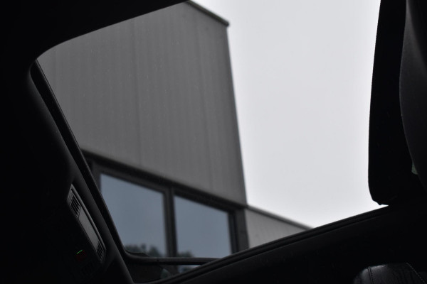 Volkswagen Tiguan 1.4 TSI eHybrid 3X R-Line Pano HUD Camera Trekhaak