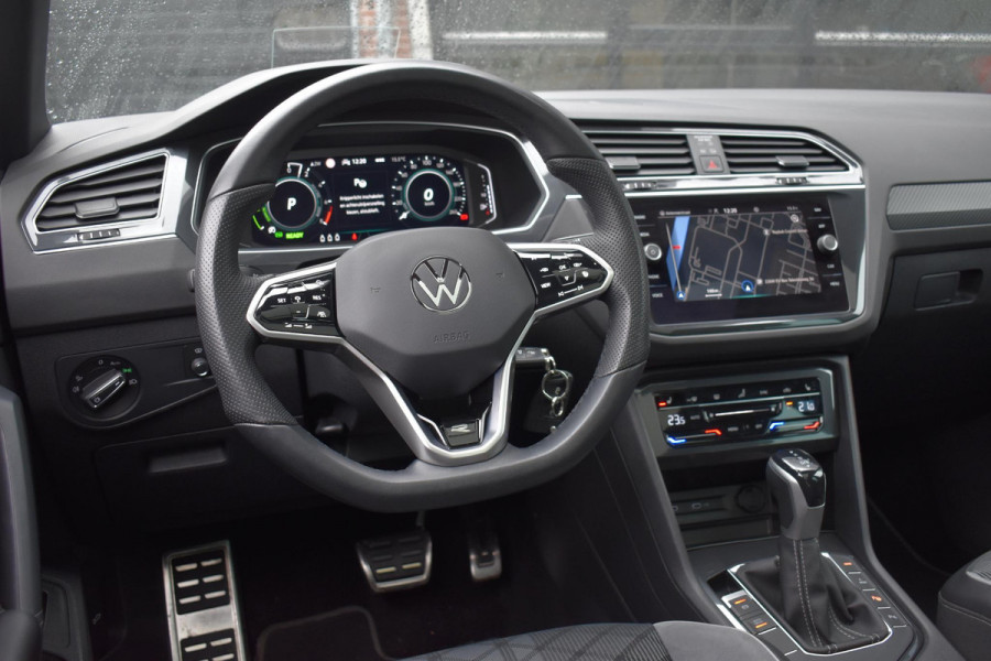 Volkswagen Tiguan 1.4 TSI eHybrid 3X R-Line Pano HUD Camera Trekhaak