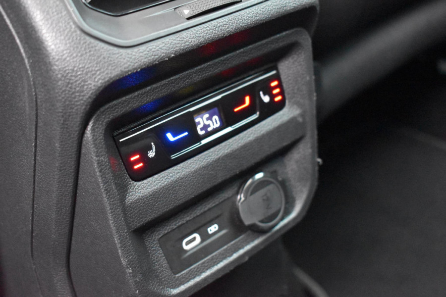 Volkswagen Tiguan 1.4 TSI eHybrid 3X R-Line Pano HUD Camera Trekhaak
