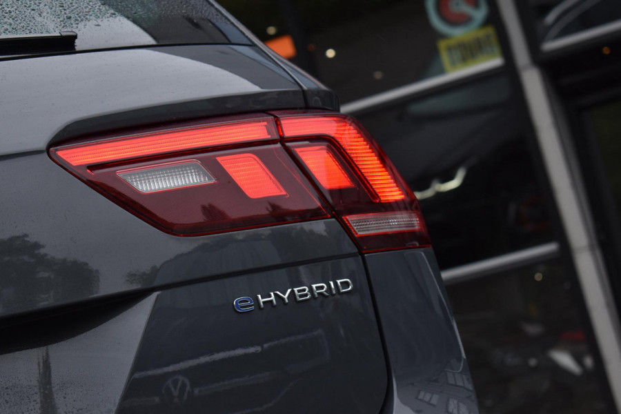 Volkswagen Tiguan 1.4 TSI eHybrid 3X R-Line Pano HUD Camera Trekhaak