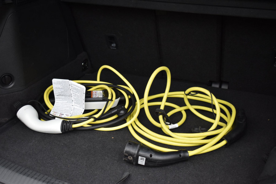 Volkswagen Tiguan 1.4 TSI eHybrid 3X R-Line Pano HUD Camera Trekhaak
