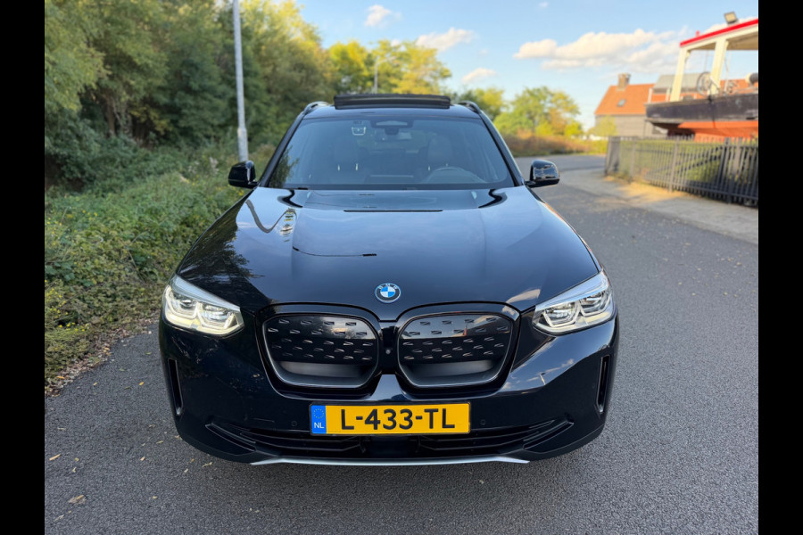 BMW iX3 High Executive 80 kWh SOH 98% PANORAMADAK/HEAD-UP/HARMANKARDON/ /TREKHAAK/LEER FULL-LED |360'' CAMERA |