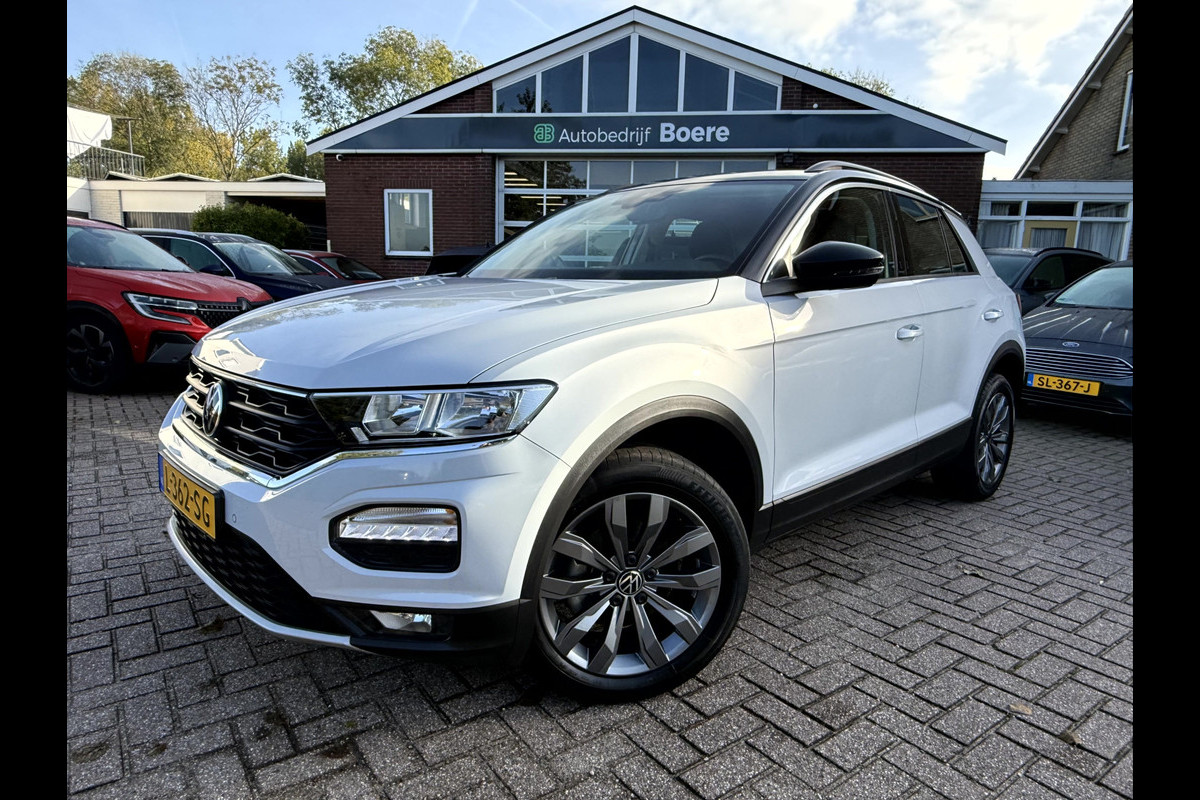 Volkswagen T-Roc 1.0 TSI Style slechts 14531 km, Navi, App Connect, 17''Lmv