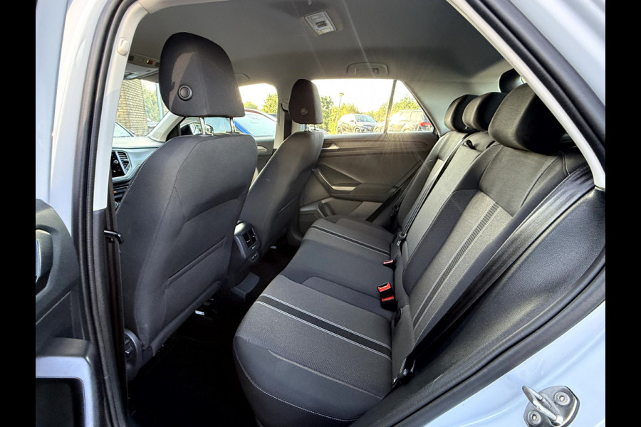 Volkswagen T-Roc 1.0 TSI Style slechts 14531 km, Navi, App Connect, 17''Lmv