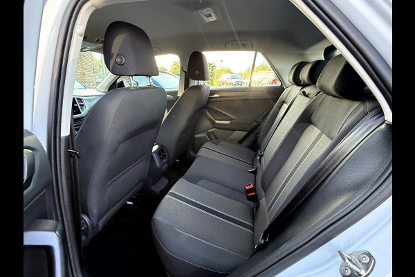 Volkswagen T-Roc 1.0 TSI Style slechts 14531 km, Navi, App Connect, 17''Lmv