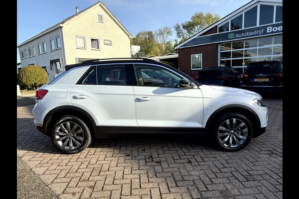 Volkswagen T-Roc 1.0 TSI Style slechts 14531 km, Navi, App Connect, 17''Lmv