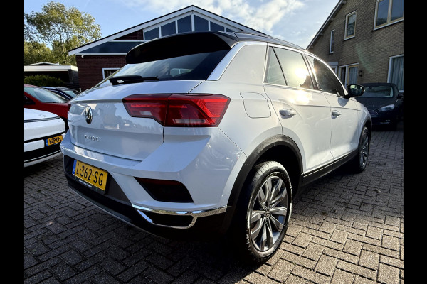 Volkswagen T-Roc 1.0 TSI Style slechts 14531 km, Navi, App Connect, 17''Lmv