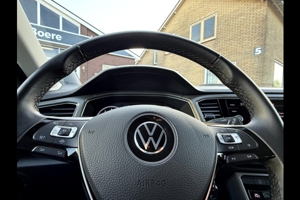 Volkswagen T-Roc 1.0 TSI Style slechts 14531 km, Navi, App Connect, 17''Lmv