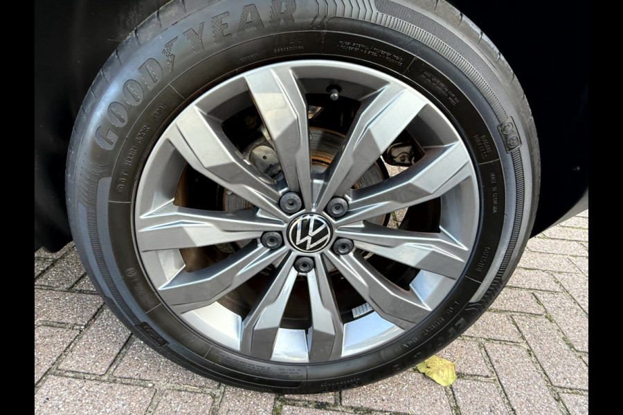 Volkswagen T-Roc 1.0 TSI Style slechts 14531 km, Navi, App Connect, 17''Lmv
