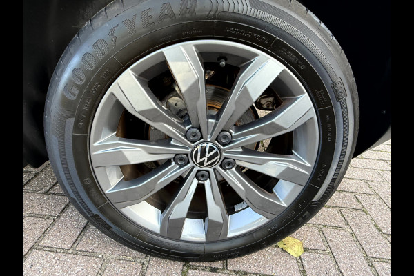 Volkswagen T-Roc 1.0 TSI Style slechts 14531 km, Navi, App Connect, 17''Lmv