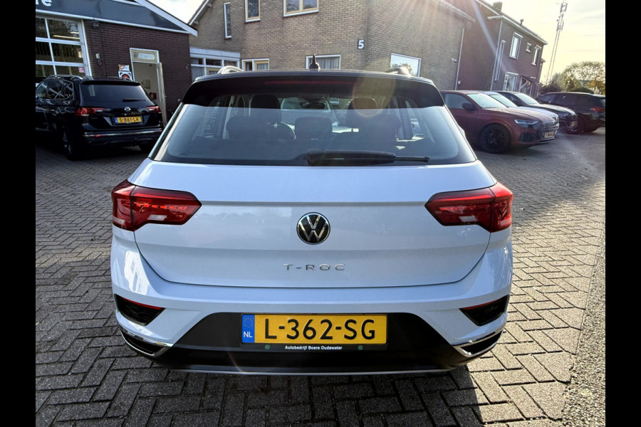 Volkswagen T-Roc 1.0 TSI Style slechts 14531 km, Navi, App Connect, 17''Lmv