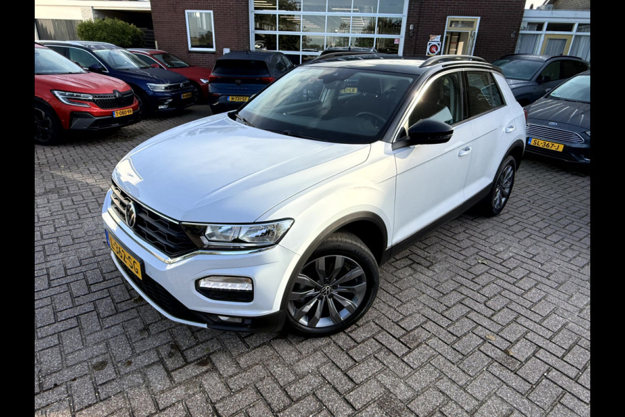 Volkswagen T-Roc 1.0 TSI Style slechts 14531 km, Navi, App Connect, 17''Lmv